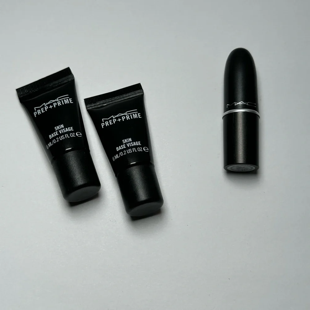 🆕 MAC Mini Matte Lipstick Shade: Lady Danger & 2 Prep + Primer Sample (6 mL) Set